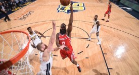 籃網(wǎng)雖敗猶榮!給雄鹿制造巨大麻煩,字母哥是勝負(fù)手。 籃網(wǎng)雖敗猶榮!給雄鹿制造巨大麻煩,字母哥是勝負(fù)手。